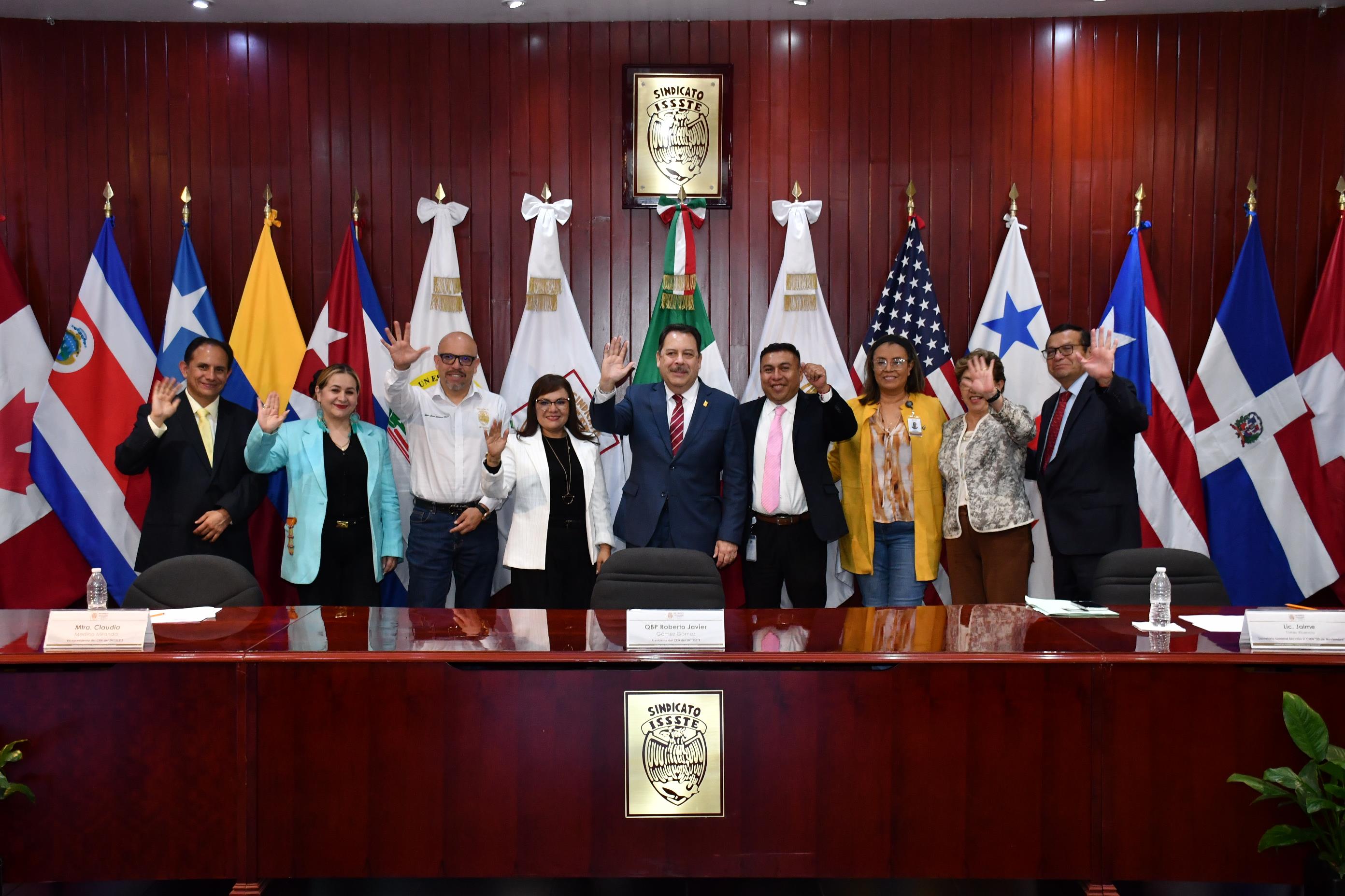  Salutación de la Sección V, Centro Médico Nacional "20 de Noviembre"